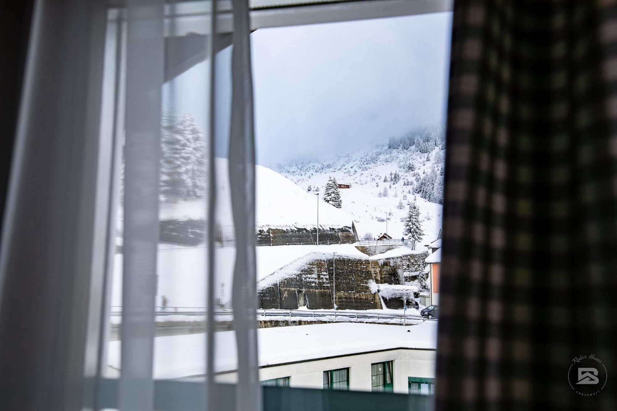 Hotel Bergidyll - Riders Haven Andermatt Extérieur photo